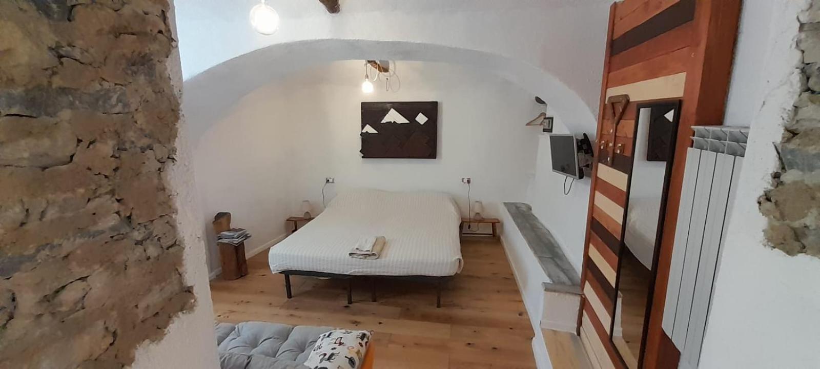 B&B 8A Castelbianco Colletta Exteriör bild